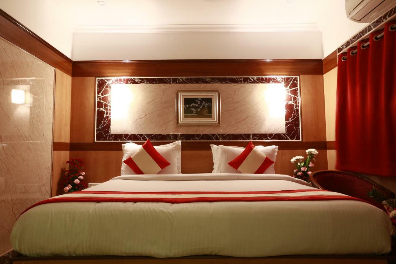 Priyadarshini Park Hotel 3*