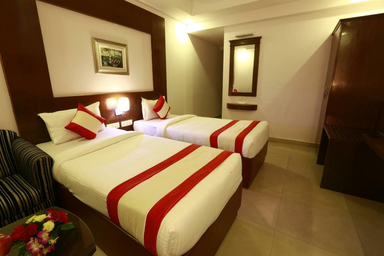 Priyadarshini Park Hotel 3*