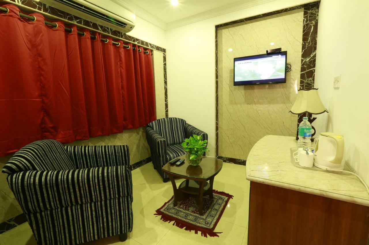 Priyadarshini Park 3*